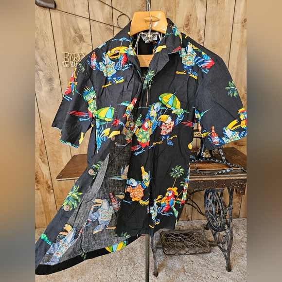 Parrot Print Hawaiian Shirt 🦜 - Picture 2 of 16